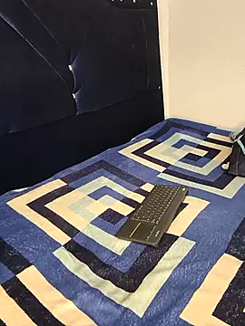 Snapshot of bella_warzon chatting on October 16, 2025, 12:19 am bella warzon online show from October 16, 2025, 12:19 am