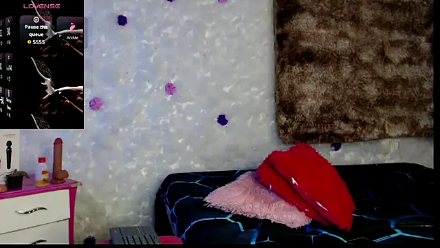 bella warzon online show from April 8, 2026, 8:54 pm