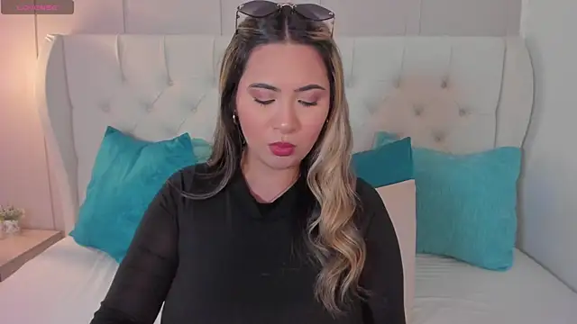 megan jonesss online show from October 8, 2025, 9:37 pm