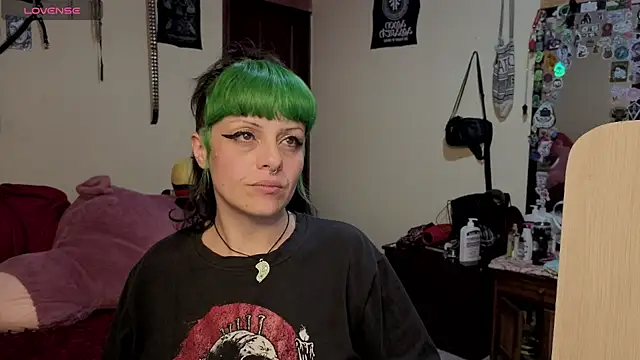 freyaa sorcerees online show from December 15, 2025, 4:40 am