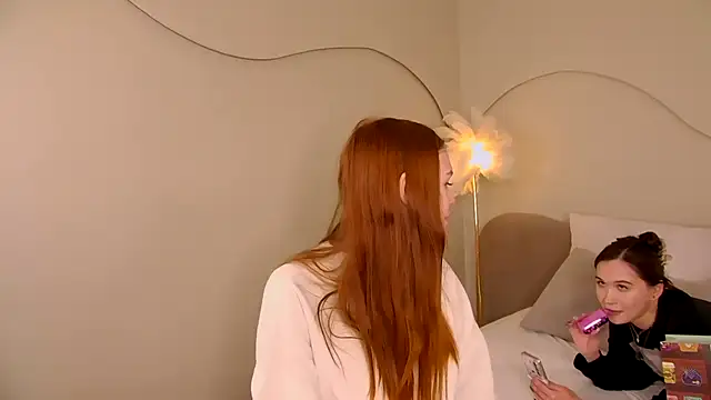 MiraBliss online show from October 6, 2025, 9:48 pm