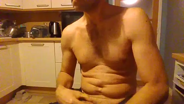 Snapshot of Simon_76 chatting on December 17, 2025, 5:29 pm Simon 76 online show from December 17, 2025, 5:29 pm