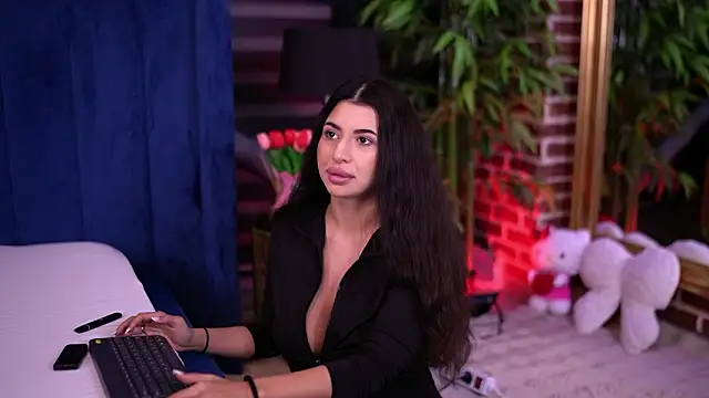 TanyaVonDe online show from February 2, 2026, 7:24 pm