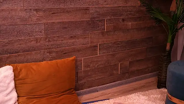 Snapshot of TanyaVonDe chatting on October 4, 2025, 5:03 pm TanyaVonDe online show from October 4, 2025, 5:03 pm