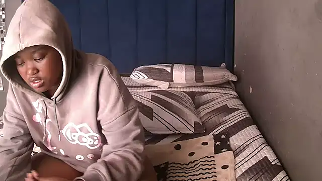 Snapshot of SexyShybarbie chatting on May 11, 2026, 6:04 am SexyShybarbie online show from May 11, 2026, 6:04 am