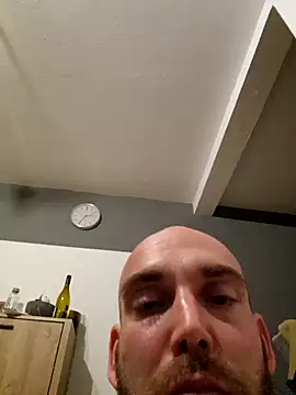 Snapshot of Smokeym123 chatting on March 14, 2025, 1:37 am Smokeym123 online show from March 14, 2025, 1:37 am