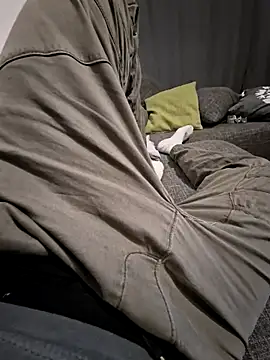 Snapshot of Smokeym123 chatting on October 19, 2025, 1:19 am Smokeym123 online show from October 19, 2025, 1:19 am