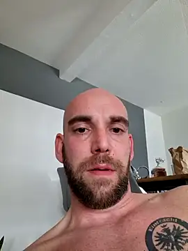 Snapshot of Smokeym123 chatting on March 10, 2025, 10:18 am Smokeym123 online show from March 10, 2025, 10:18 am