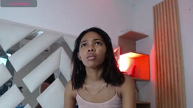 Snapshot of willow_smitt chatting on May 13, 2026, 1:29 pm willow smitt online show from May 13, 2026, 1:29 pm