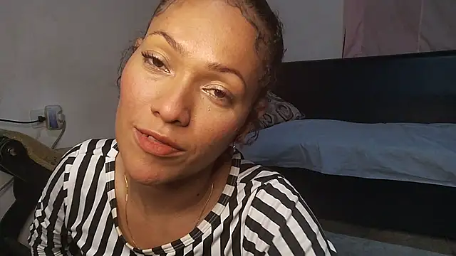 Snapshot of Milu_curly chatting on October 18, 2025, 5:20 am Milu curly online show from October 18, 2025, 5:20 am