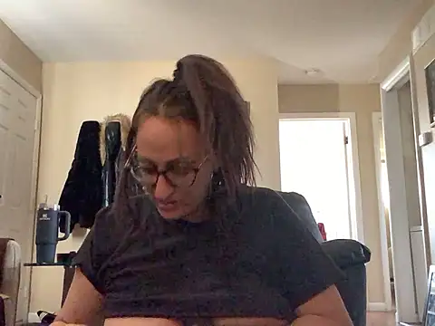 Snapshot of KittyKat_LoLo chatting on March 22, 2025, 4:37 pm KittyKat LoLo online show from March 22, 2025, 4:37 pm