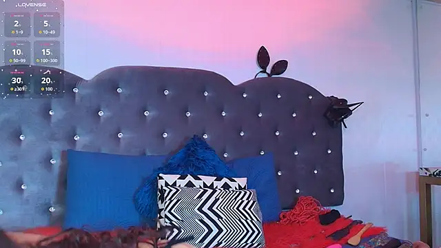 Snapshot of Lia_Valmont chatting on December 20, 2025, 12:52 pm Lia Valmont online show from December 20, 2025, 12:52 pm