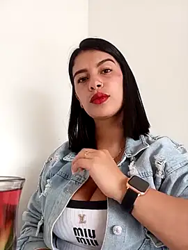 Nathaly 12 online show from February 7, 2026, 7:44 pm