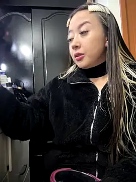 Snapshot of VictoriaGerard_Pink chatting on October 26, 2025, 12:33 am VictoriaGerard Pink online show from October 26, 2025, 12:33 am