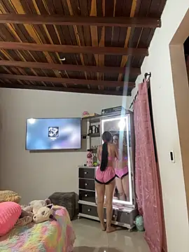 Snapshot of Paulet_Johnson chatting on December 17, 2025, 12:59 am Paulet Johnson online show from December 17, 2025, 12:59 am