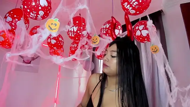 sweet cinamon online show from October 28, 2025, 1:43 pm