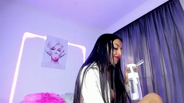 Snapshot of sweet_cinamon chatting on February 24, 2026, 1:56 pm sweet cinamon online show from February 24, 2026, 1:56 pm