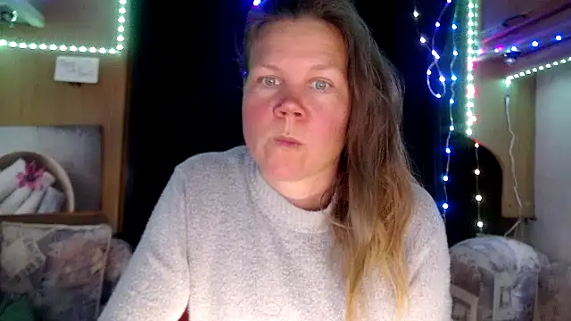Snapshot of CallMeMaria chatting on February 8, 2025, 2:16 pm CallMeMaria online show from February 8, 2025, 2:16 pm