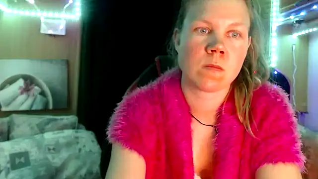 Snapshot of CallMeMaria chatting on February 9, 2025, 7:30 pm CallMeMaria online show from February 9, 2025, 7:30 pm