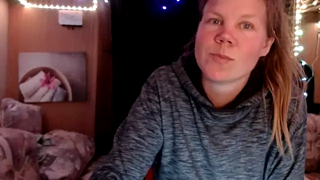 Snapshot of CallMeMaria chatting on March 15, 2025, 8:32 pm CallMeMaria online show from March 15, 2025, 8:32 pm