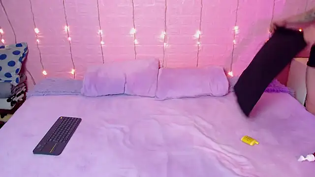 wet valery online show from February 18, 2026, 7:10 pm