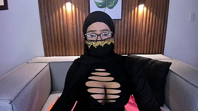 Snapshot of Sasha_Anaan chatting on March 17, 2025, 8:51 am Sasha Anaan online show from March 17, 2025, 8:51 am