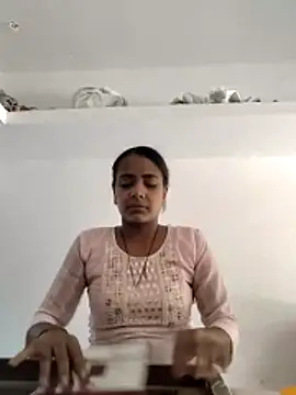 Snapshot of indiancute43 chatting on June 1, 2026, 5:29 am indiancute43 online show from June 1, 2026, 5:29 am
