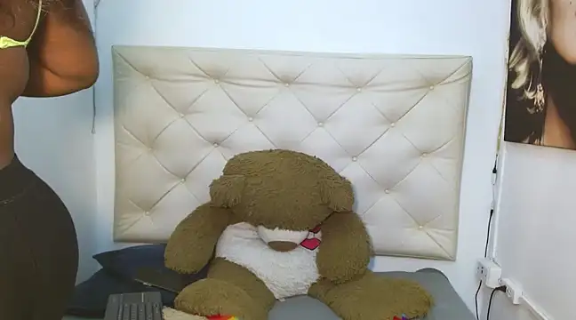 Zoe ebony74 online show from March 19, 2025, 7:17 pm