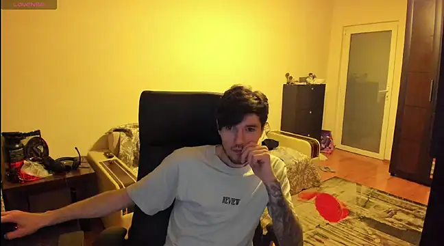 Snapshot of JustinPorno chatting on March 21, 2025, 6:51 pm JustinPorno online show from March 21, 2025, 6:51 pm