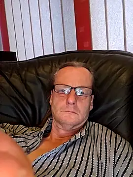 namorreyeb1 online show from April 24, 2026, 6:43 pm