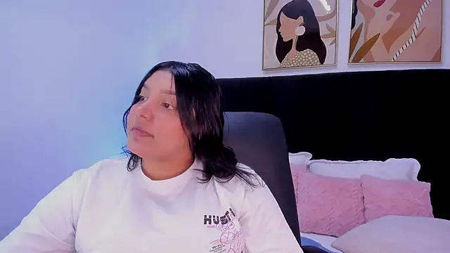 dullce77 online show from April 20, 2026, 7:37 pm