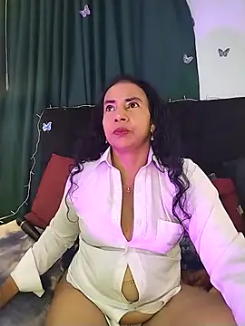 AlexaNovoa  online show from November 3, 2025, 11:52 pm