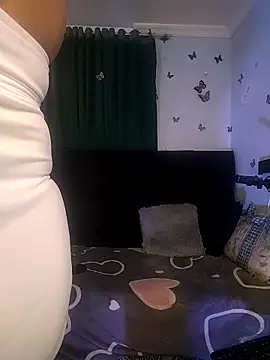 AlexaNovoa  online show from April 18, 2026, 12:57 am