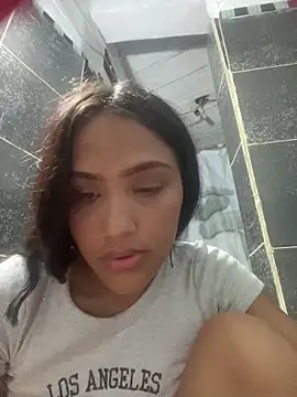 iamsara 21 online show from February 22, 2026, 2:14 am