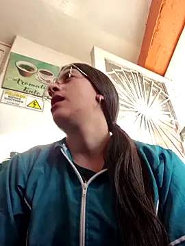 Snapshot of HOLY_DOLL chatting on November 11, 2025, 9:20 pm HOLY DOLL online show from November 11, 2025, 9:20 pm