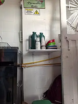 Snapshot of HOLY_DOLL chatting on October 30, 2025, 9:33 pm HOLY DOLL online show from October 30, 2025, 9:33 pm