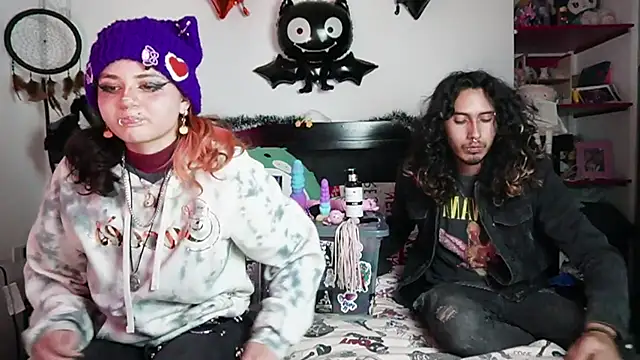 Snapshot of Devil_And_Princess chatting on January 7, 2026, 1:54 am Devil And Princess online show from January 7, 2026, 1:54 am