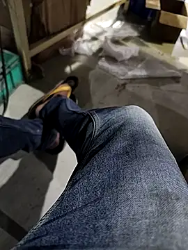 Snapshot of pmr1997 chatting on March 19, 2025, 10:20 pm pmr1997 online show from March 19, 2025, 10:20 pm