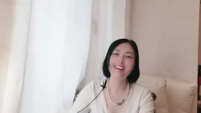 Rachel-6600 online show from April 19, 2026, 2:23 am