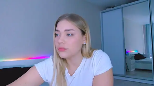 DIANAxxxDIAMOND online show from September 21, 2025, 7:46 am