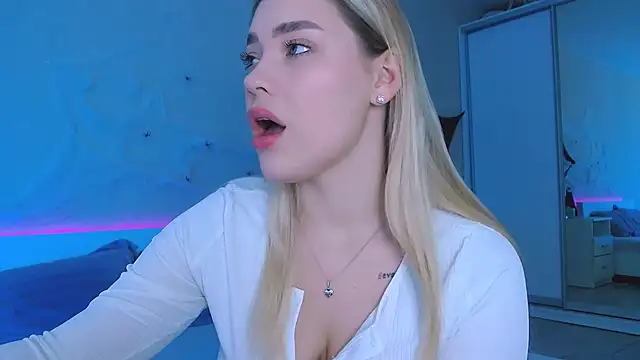 DIANAxxxDIAMOND online show from November 1, 2025, 9:58 am