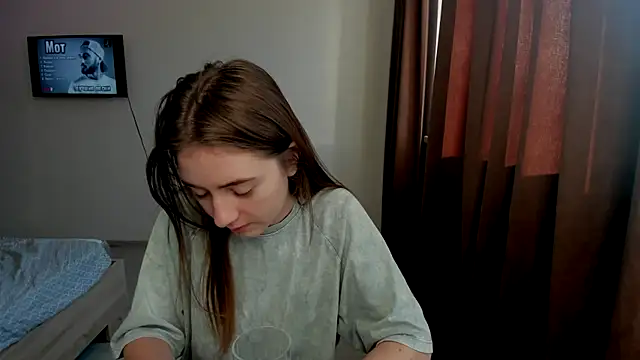 LilyHaart online show from December 16, 2025, 6:39 am