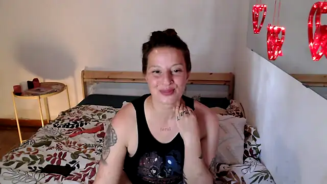 vitoriavaz online show from May 7, 2026, 11:24 am