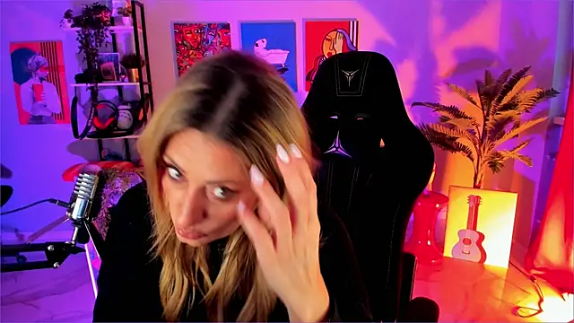 SarahAlluring online show from December 20, 2025, 11:24 am