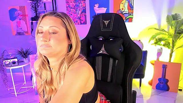 SarahAlluring online show from November 3, 2025, 11:36 am