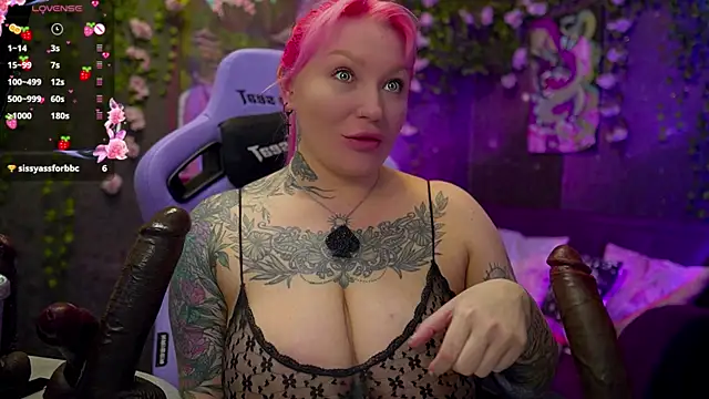 Snapshot of BlackedBarbie chatting on November 8, 2025, 6:22 pm BlackedBarbie online show from November 8, 2025, 6:22 pm