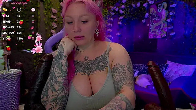 Snapshot of BlackedBarbie chatting on November 21, 2025, 7:02 pm BlackedBarbie online show from November 21, 2025, 7:02 pm