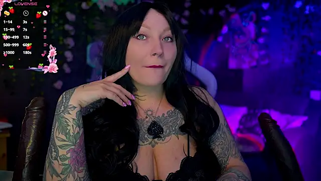 Snapshot of BlackedBarbie chatting on October 31, 2025, 6:59 pm BlackedBarbie online show from October 31, 2025, 6:59 pm