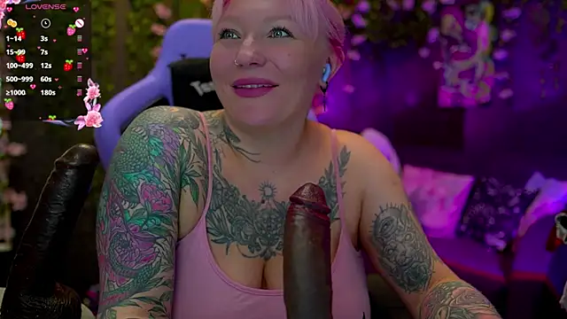 Snapshot of BlackedBarbie chatting on September 19, 2025, 2:32 pm BlackedBarbie online show from September 19, 2025, 2:32 pm