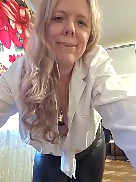 Snapshot of Irina3718 chatting on June 1, 2026, 3:55 pm Irina3718 online show from June 1, 2026, 3:55 pm